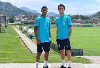 Andrey e Marlon Gomes, jogadores do Vasco, na Granja Comary, em Teresópolis – RJ (Foto: Divulgação/Vasco)