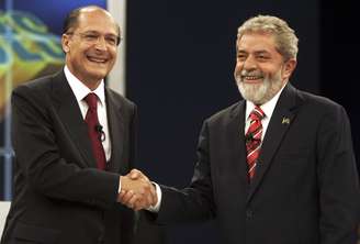 Alckmin e Lula em foto de 2006; antigos adversários políticos podem dividir chapa eleitoral