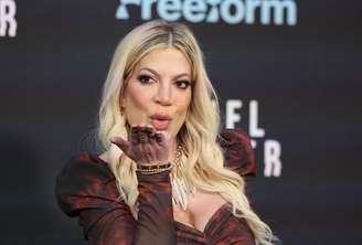 Tori Spelling, estrela de 'Barrados', virou notícia nos últimos anos por seus problemas financeiros.