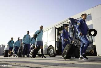 Bruno Guimarães teve problema no voo para Coreia