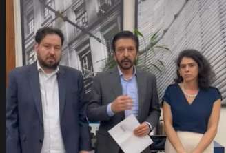 O prefeito Ricardo Nunes anuncia as mudanças na secretaria de Turismo e na SPTuris após denúncia de favorecimento a empresa em contratos de R$ 168 milhões