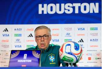 Carlo Ancelotti durante entrevista coletiva em Houston