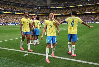 Martinelli comemora gol contra o Japão