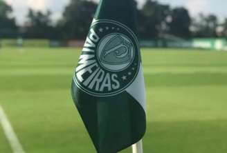 Bandeira com escudo do Palmeiras