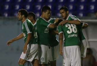 <p>Palmeiras fez 4 a 0 no Figueirense e voltou a vencer após ser derrotado pelo ABC no fim de semana</p>