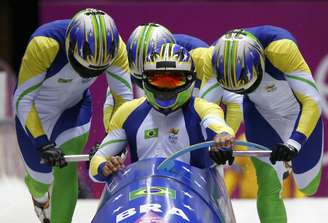 <p>Equipe brasileira participa da disputa do bobsled</p>