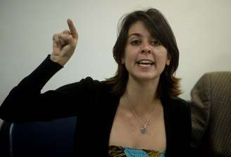 <p>A ativista Elisa Quadros, a Sininho, segue foragida da Justiça do Rio de Janeiro</p>