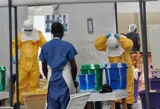 <p>Epidemia do vírus ebola já matou cerca de 4 mil pessoas</p>