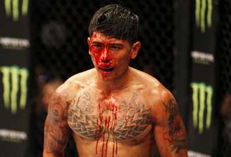 Jon Delos Reyes finalizou Roldan Sangcha-An no segundo round da luta pelo peso mosca do UFC Fight Night: Edgar vs. Faber, disputado nas Filipinas