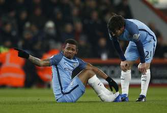 Gabriel Jesus sofreu uma torção de tornozelo ainda no início da partida do City pelo Campeonato Inglês, nessa segunda-feira