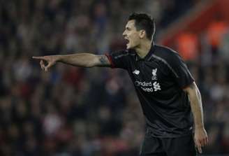 Lovren chegou ao Liverpool em 2014 (Foto: Adrian Dennis / AFP)