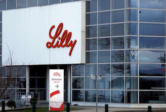 Logo da Lilly, parte da farmacêutica Eli Lilly, em Estrasburgo, na França
01/02/2018 REUTERS/Vincent Kessler