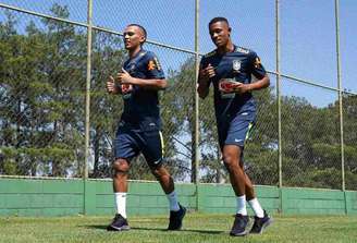Gabriel Veron (E) e Danilo (D) treinando com a Seleção Brasileira Sub-20 (Foto: Divulgação/CBF)