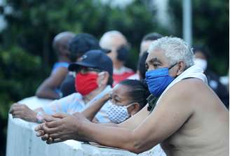 Eleitores fazem fila para votar na Rocinha, no segundo turno da eleição municipal do Rio de Janeiro
29/11/2020
REUTERS/Sergio Moraes