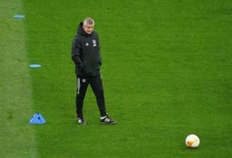 Ole Gunnar Solskjaer no último treino do Manchester United (Foto: ALEKSANDRA SZMIGIEL / POOL / AFP)