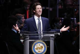 Famoso pastor da TV dos Estados Unidos e autor de best-sellers, Joel Osteen