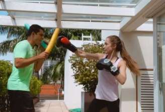 Carla Vanzak durante treinamento do funcional fight (Foto: Arquivo pessoal)