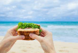 Lanches naturais são uma boa pedida para os dias mais quentes: leves, práticos e refrescantes