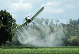 Bancada do agronegócio emplacou redução de impostos para a pulverização de pesticidas