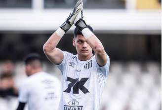 Brazão (Fotos: Raul Baretta/ Santos FC.)