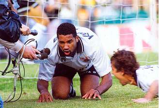 O ex-jogador Viola foi condenado à prisão por posse ilegal de arma de fogo