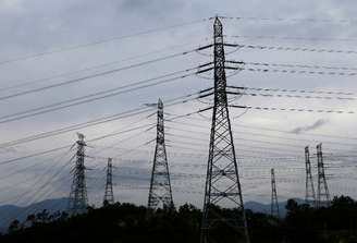 Torres de transmissão de energia
3 de setembro de 2013
REUTERS/Lee Jae-Won