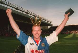 Alan Shearer foi campeão inglês pelo Blackburn em 1994/95 e também jogou pela seleção inglesa – Reprodução/Site Premier League