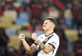 Hugo Moura deu o ciclo por encerrado e se despediu de funcionários do Vasco –