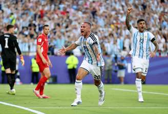 Alexis Mac Allister comemora gol contra a Suíça. (Photo by Kevin C. Cox/Getty Images)