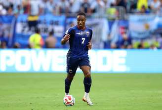 Meia-atacante Jovane Cabral disputou dois jogos do Mundial, contra Espanha e Argentina
