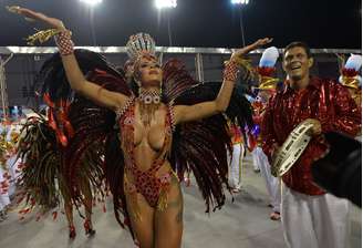 Destaque da escola de samba paulistana exibe corpo turbinado para Carnaval