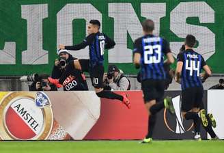 Lautaro Martínez vira a referência no ataque com a ausência de Icardi (Foto: Joe Klamar / AFP)