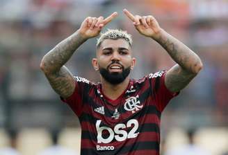 Gabriel Barbosa, o Gabigol, irritou-se com Rogério Ceni após ser substituído no intervalo do jogo com a LDU 