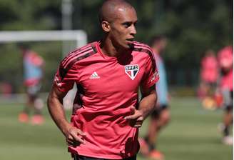 Miranda em treino do São Paulo no CT da Barra Funda