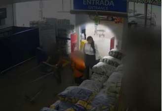 Jordélia Pereira Barbosa colocou uma peruca preta e disse ao gerente que era representante comercial