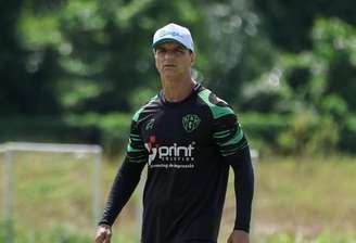 Junior Rocha é o treinador do Paysandu