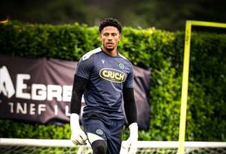 Goleiro é natural da Alemanha, mas joga pela seleção da Nigéria