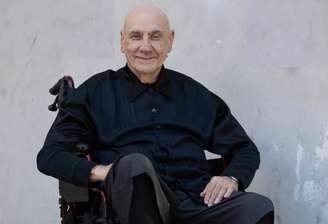 Bill Ward explica por que passou a usar cadeira de rodas: "Não estou aposentado"