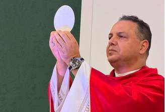 O padre Kleber Tostes Pedro foi nomeado exorcista