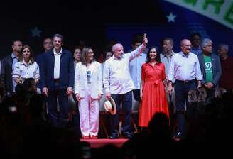 Lu Alckmin, a única de vermelho no palco da convenção do PT: "Uni o meu gosto pessoal a uma causa nobre".