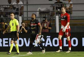 Goleiro Young pelo São Paulo. 