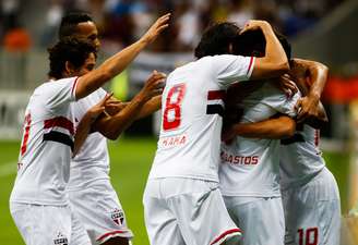 <p>Equipe do São Paulo comemora gol de Alan Kardec; time tricolor venceu o Botafogo por 4 a 2.</p>