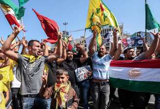 Curdos protestam no Líbano contra incursão turca na Síria