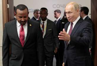 Presidente russo, Vladimir Putin, recebe o primeiro-ministro da Etiópia, Abiy Ahmed, em cúpula Rússia-África, em Sochi
23/10/2019
Sergei Chirikov/Pool via REUTERS