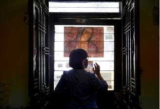 Tania Robledo Banda, advogada e chefe da APIS, entidade que acolhe mulheres sob risco de violência doméstica, na sede da organização na Cidade do México
23/04/2020 REUTERS/Mahe Elipe