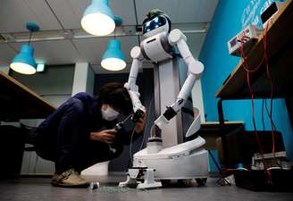 Robô "Ugo", da Mira Robotics, no laboratório da empresa em Kawaski, Japão 
08/06/2020
REUTERS/Kim Kyung-Hoon