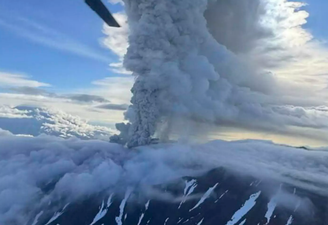 Krasheninnikov entrou em erupção poucos dias após Klyuchevskoy