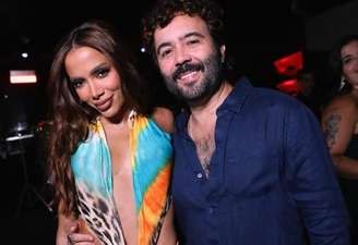 Anitta e o assessor Paulo Pimenta