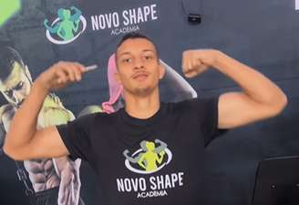 Artur Martins, de 19 anos, foi baleado na academia em que trabalhava