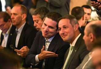 O presidente da Câmara, Hugo Motta (Republicanos-PB), manteve nesta quinta-feira, 19, o deputado federal Guilherme Derrite (PL-SP) na relatoria do Projeto de Lei (PL) Antifacção.